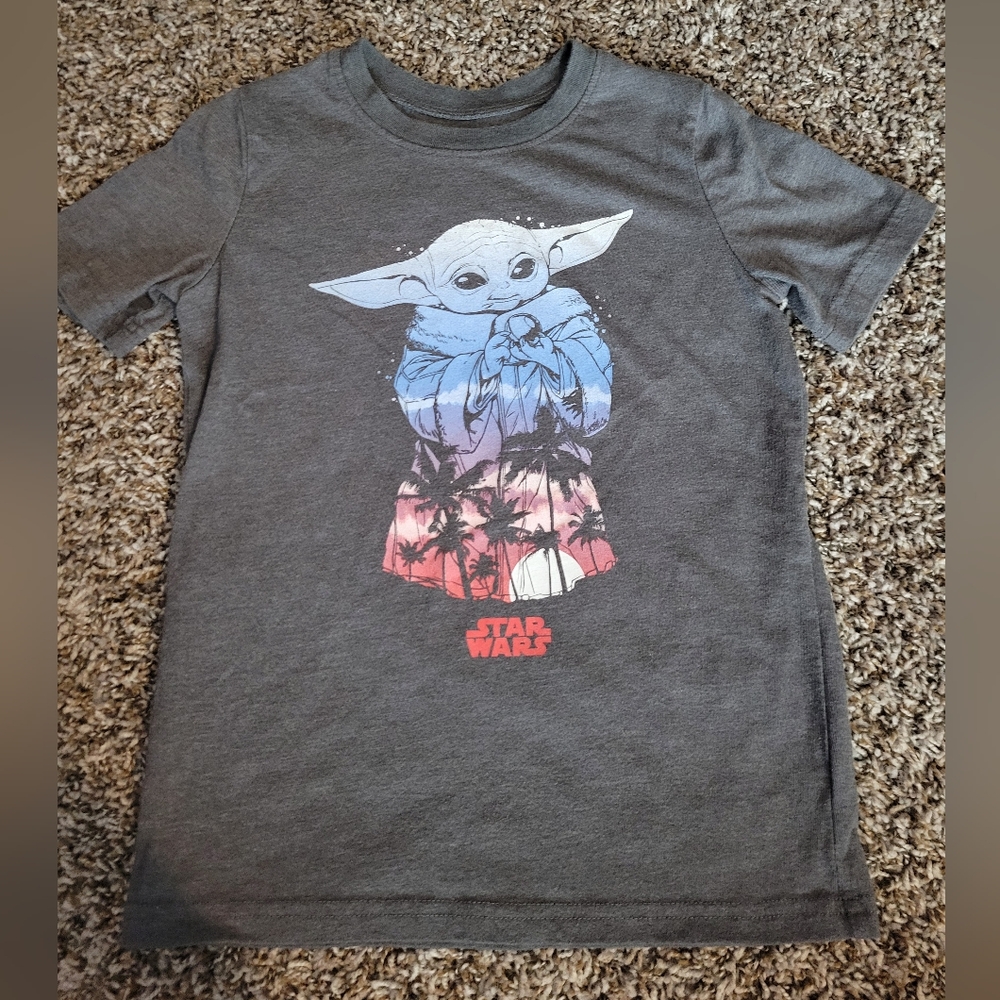 Boys size 7 Grogu tee